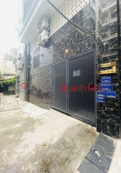Mini apartment 100m2 Tay Ho district. Cash flow 8%\\/year. The alley is very shallow and bright. 10m to the car road Sales Listings