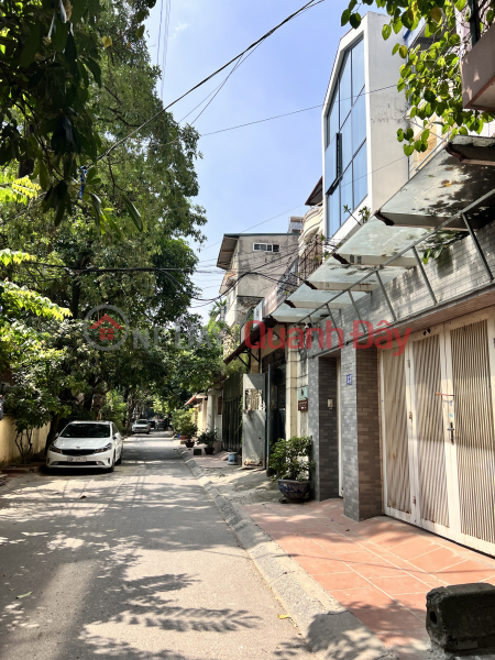 Selling a house with free land to build an office, alley 12, Khuat Duy Tien, 120m2, 6.3m square, price 18 billion Sales Listings