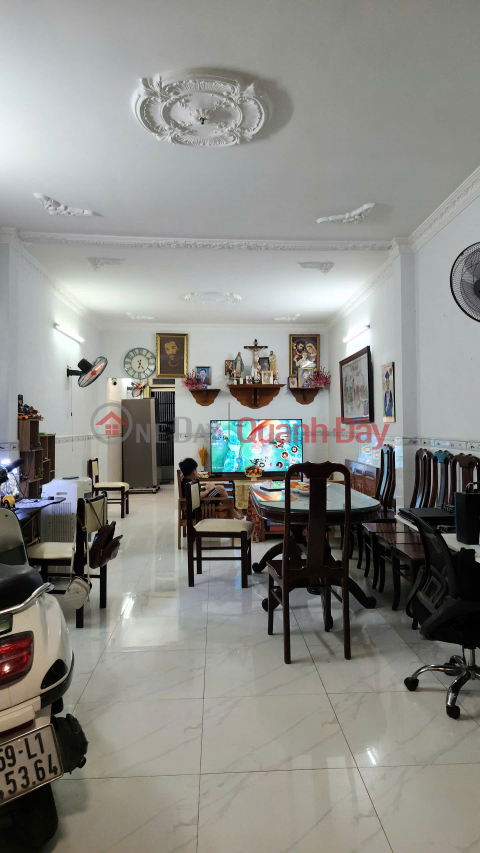Owner selling private house in Dong Hung Thuan, District 12 - House with 2 street frontages - Alley accessible by car. _0