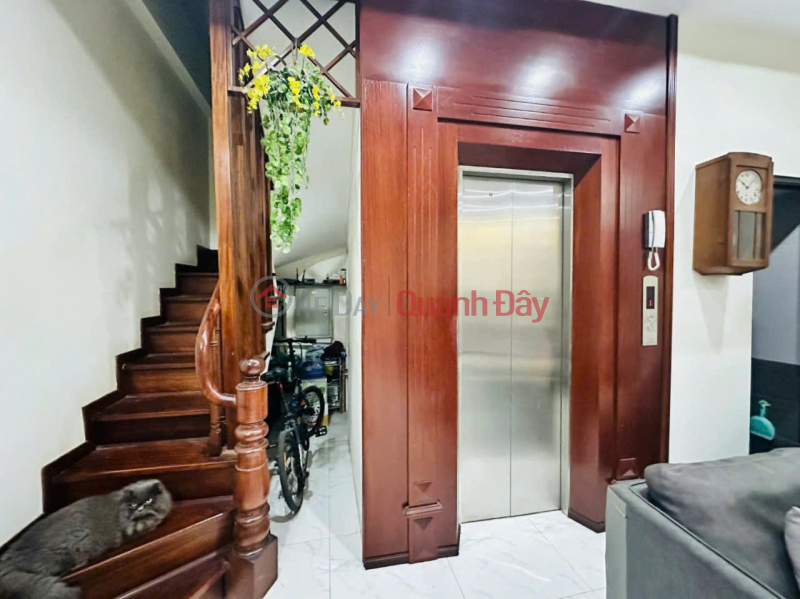 XOM STREET 5 FLOORS ELEVATOR 41M ONLY OVER 7 BILLION_CAR PARKING AT THE DOOR_NEAR THE MAIN AXIS_BUSHY URBAN AREA Sales Listings