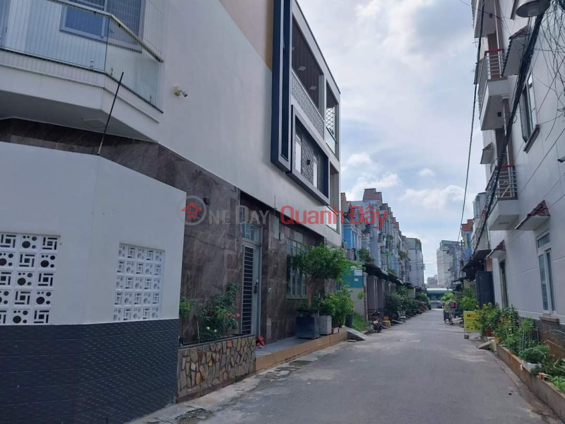 Car alley townhouse is exploiting apartments for the family Vuon Lai An Phu Dong 12BRs Sales Listings