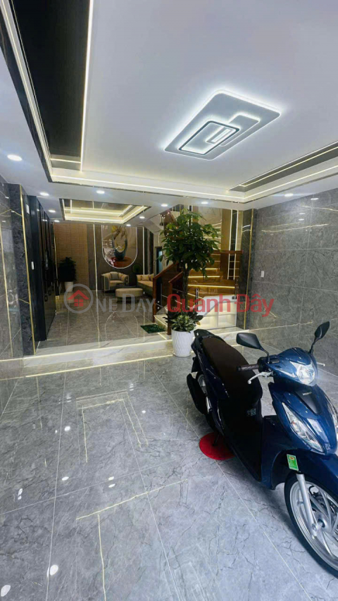 5-storey house for sale, car parking in front of the house, 6 bedrooms\/7 bathrooms, completed certificate, fully furnished, contact 0382202524 _0