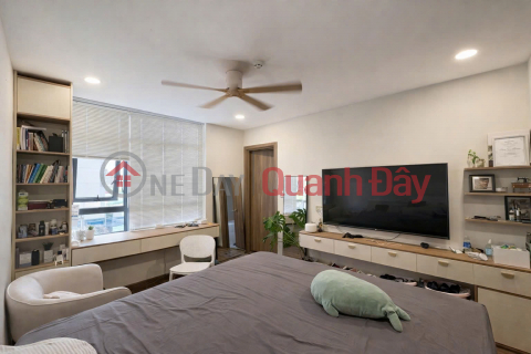 Spacious and beautiful 3-bedroom apartment at De Capella, District 2. _0