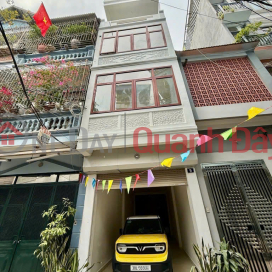 The family needs money so they are selling urgently and hope to find a serious buyer to negotiate directly. _0