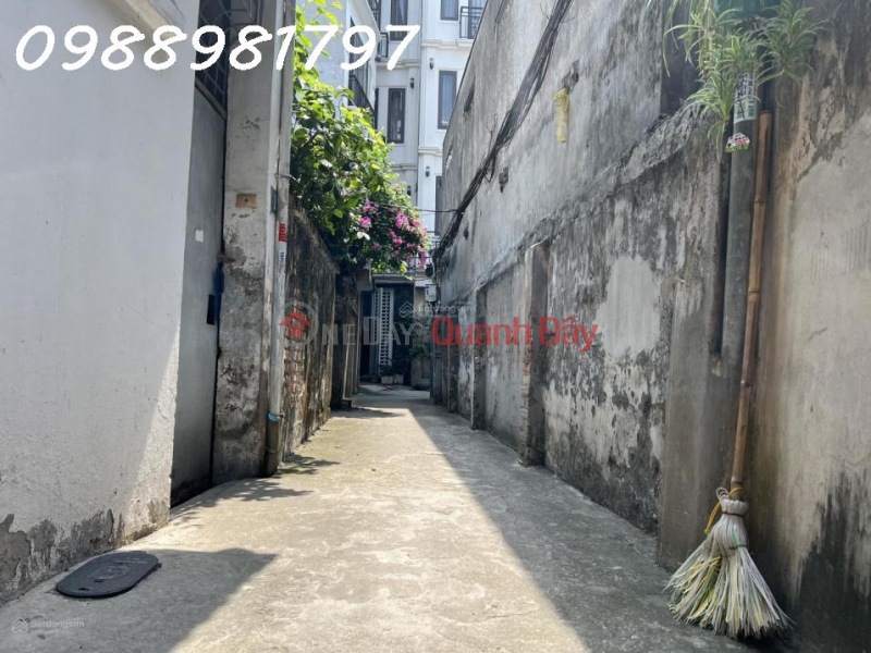 Need to quickly sell a plot of land with a 1.5-storey house at group 7A, Mai Dong ward, Hoang Mai Sales Listings