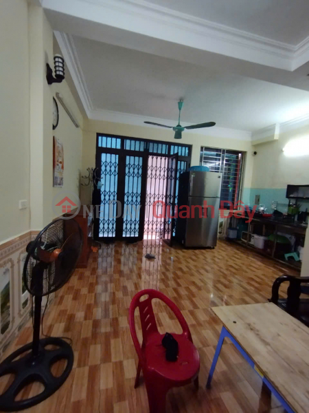 House for rent for online business, family, group of 6 people, lane 179 Linh Nam, 35m2, 3 floors, 3 bedrooms, 7.5 million, Vietnam | Rental | đ 7.5 Million/ month