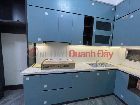 Beautiful 5-story house in an alley connecting Nguyen Van Cu and Long Bien districts. 44m2, 4.5m frontage, price 10 billion VND. _0