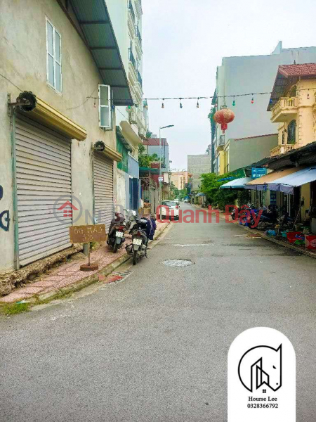 Duc Giang Long Bien sidewalk, car-friendly road, 85m frontage: 4.5m, 12 billion 9 Sales Listings