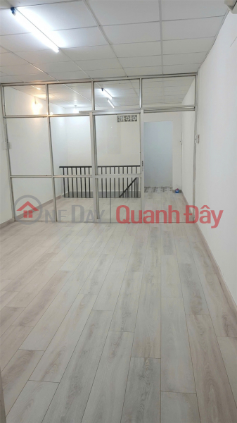 đ 7.8 Billion BEAUTIFUL HOUSE – GREAT PRICE – OWNER NEEDS TO SELL QUICKLY – 256C, Huynh Van Banh Street, Ward 11, Phu Nhuan District, Ho Chi Minh City