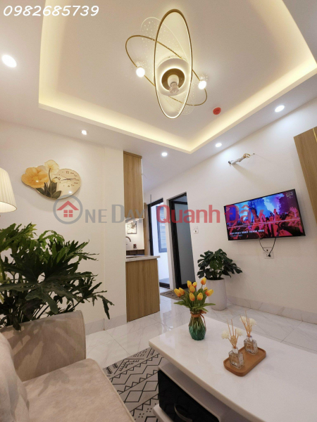 The owner sells an apartment in Hoa Binh Alley, Kham Thien, fully furnished, 1 year old, only 900 million, beautiful new house to live in. Vietnam Sales | đ 950 Million