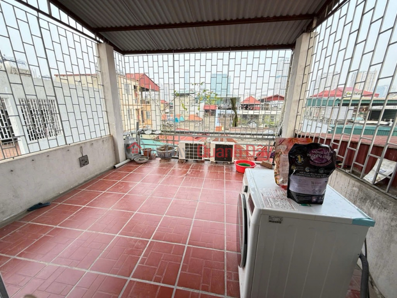 đ 8.4 Billion House for sale in Yen Hoa, Cau Giay, small alley, 32m2, 6 floors, frontage 4.2m, only 8.4 billion