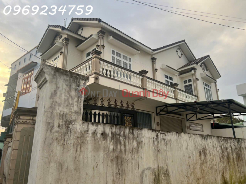 Super beautiful 2-storey house in Tran Quang Dieu ward, Quy Nhon, area 200m2, pink book, price 5.6 billion Sales Listings