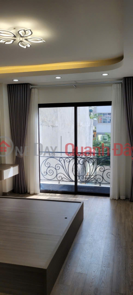 đ 1,29 tỷ Bán nhà mặt ngõ Nguyễn Sơn, gần Nguyễn Văn Cừ – Nhà mới 5 tầng, 6 phòng ngủ, thang máy – Khu Hàng Không dân