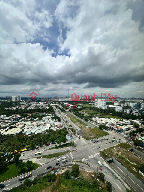 3-bedroom, 96m2 apartment at Lavida Plus – Spacious living area with stunning views of District 1. _0