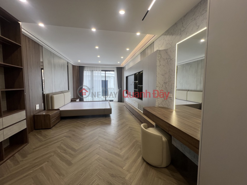 đ 18.2 Billion | House for sale in alley 135, Bo De, 58m² x 6 floors, garage, elevator, suitable for small business, investment price.