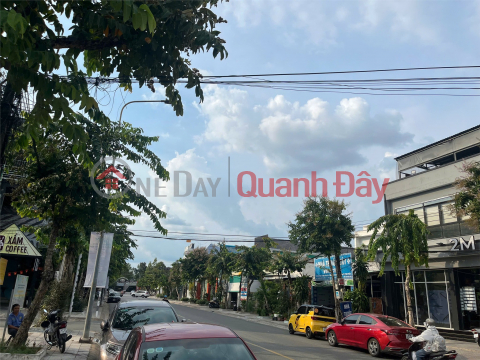 BEAUTIFUL HOUSE - GOOD PRICE, NEED TO SELL QUICKLY A HOUSE RIGHT IN THE COMMERCIAL CENTER OF THU DAU MOT CITY, Binh Duong _0