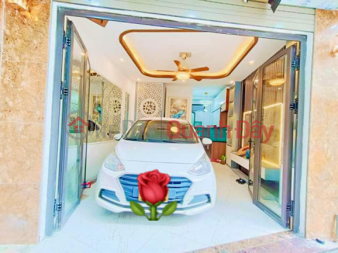 PRICE OVER 4 BILLION BEAUTIFUL 5-FLOOR CAR-ENTRY HOUSE, PARKING CAR HOUSE Area: 38M2 MT: 4M HOANG MAI DISTRICT _0