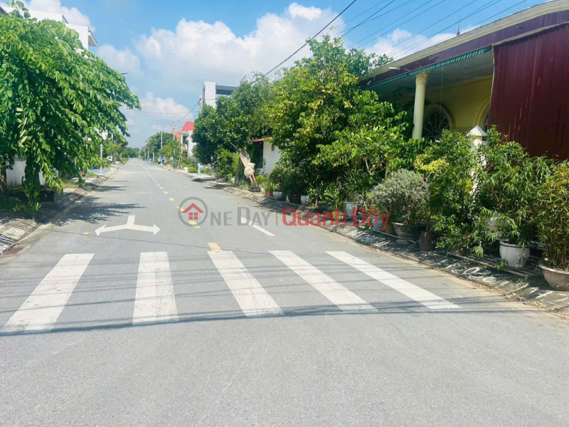 | Please Select, Residential, Sales Listings đ 2.72 Billion