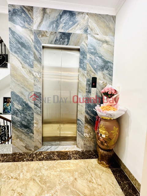 SUPER CHEAP HOANG QUOC VIET CORNER LOT, CAR, 35M2 x 6 FLOORS ELEVATOR ONLY 7.95 BILLION _0