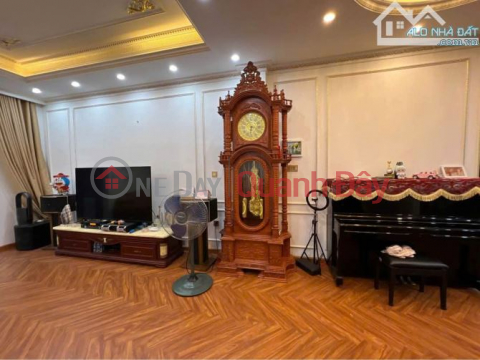 HOUSE FOR SALE IN HOANG QUOC VIET, DIVIDED LOT, CAR ACCESS, 2 BUSINESS ALLEY FRONTS, 45M2, ONLY 15 BILLION _0