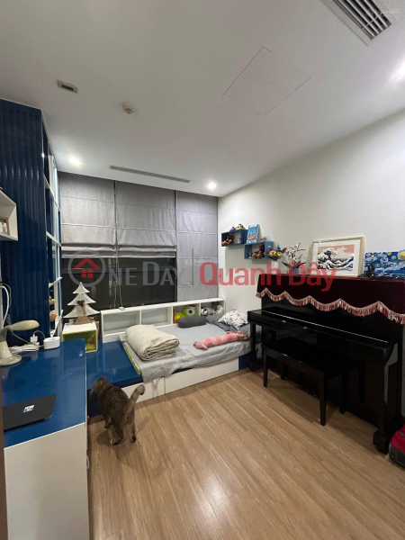 Bán căn hộ siêu đẹp full nội thất, DT 91m2, 3PN, 2WC tại chung cư Vinhomes SkyLake, view hồ đẹp Niêm yết bán