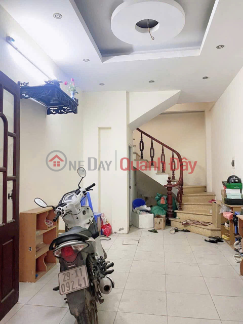 Cho thuê nhà phố Nguyễn Đức Cảnh, 4 tầng x 32m2, 9.5 Triệu tháng _0