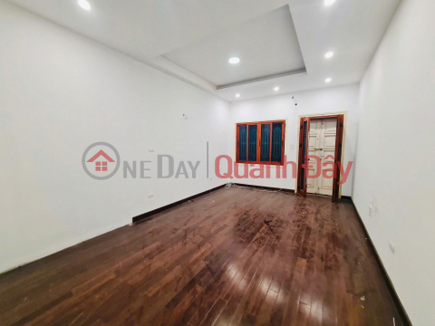 Cho thuê phòng tại Hoàng Sâm, 40m² tầng 5, 7 triệu/tháng làm văn phòng _0