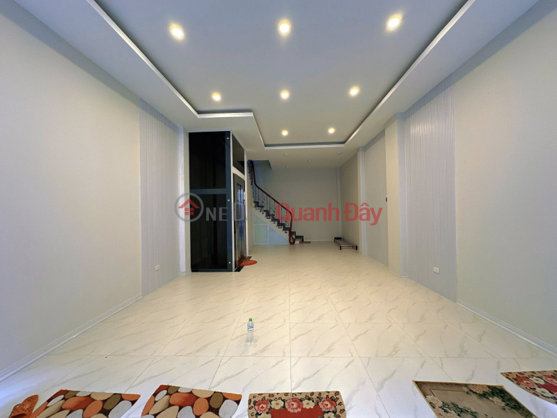 House for sale, car parking at the door, Vuong Thua Vu Street, 45m2\\/6 floors, elevator, frontage 4.8m, 16.7 billion, new and beautiful Sales Listings