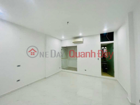 HOUSE FOR SALE IN DUONG QUANG HAM, CAU GIAY CENTER, AUTO LOTS DISTRIBUTION _0