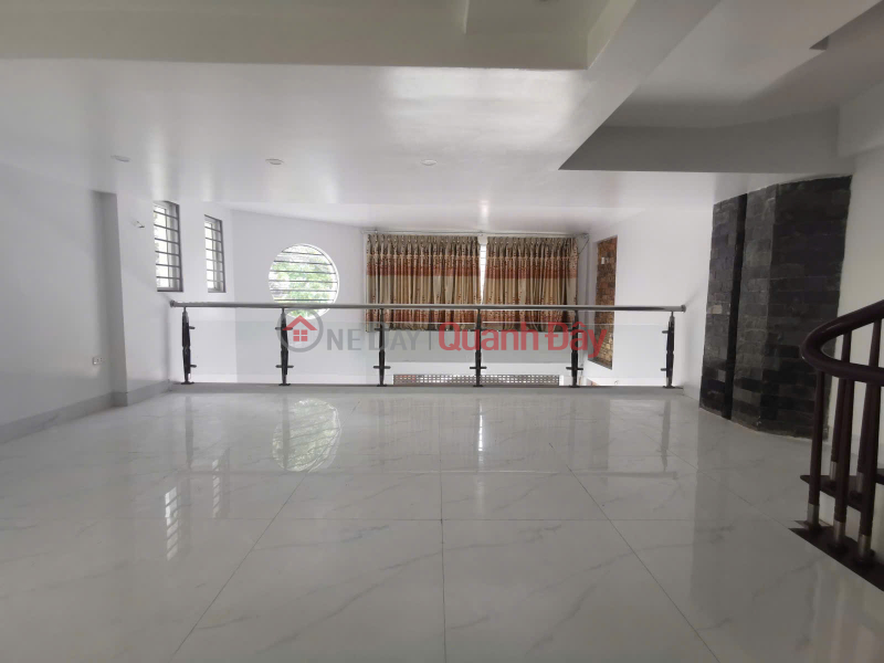 đ 13.6 Billion, Beautiful house in Cau Dien, corner lot, car parking, garage, great business. Surrounded by high-class amenities. 60m2, price slightly higher than 13