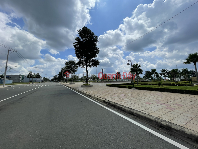 Property Search Vietnam | OneDay | Niêm yết bán Cần bán đất (5x25) đối diện công viên đẹp nhất TP Đồng Xoài. Sổ hồng sẵn, LG: 24m