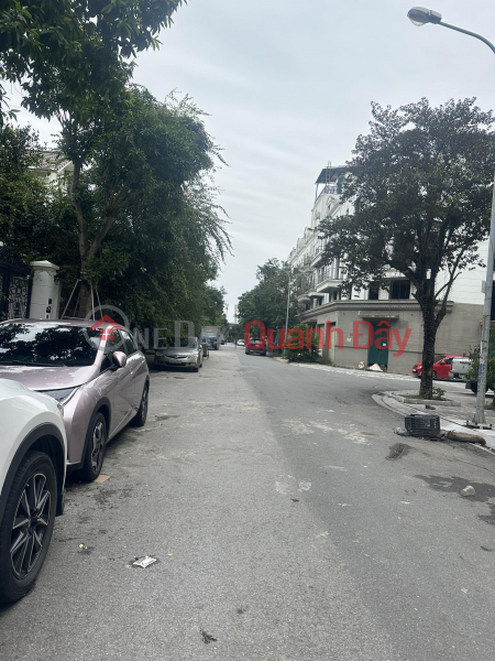 đ 19 tỷ | CHỦ NHÀ GIẢM SÂU – BÁN NHANH SHOPHOUSE HẢI PHÁT TRÂU QUỲ
GIÁ CHỈ 19 TỶ, LH 0985865658