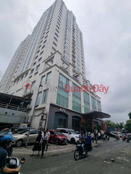 House for sale at 106 Hoang Quoc Viet, garage, car parking, office, SPA, 30m to the street, 70m, over 19 billion Sales Listings