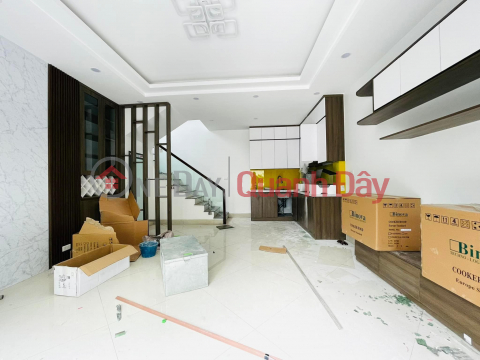 House for sale 168m2 Nghi Tam Street, Tay Ho Street Business Avoiding Car Garage 26.6 Billion VND _0