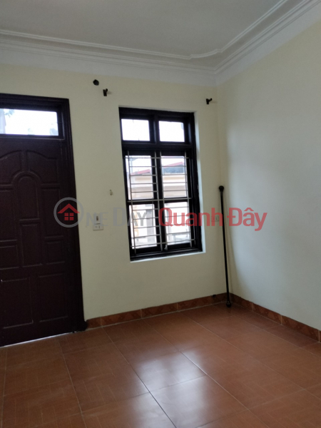 Selling a 4-storey house with 56m2 in Dong Anh Town, by car, the price is slightly higher than 3 billion. Contact 0981568317, Vietnam Sales, đ 3.3 Billion