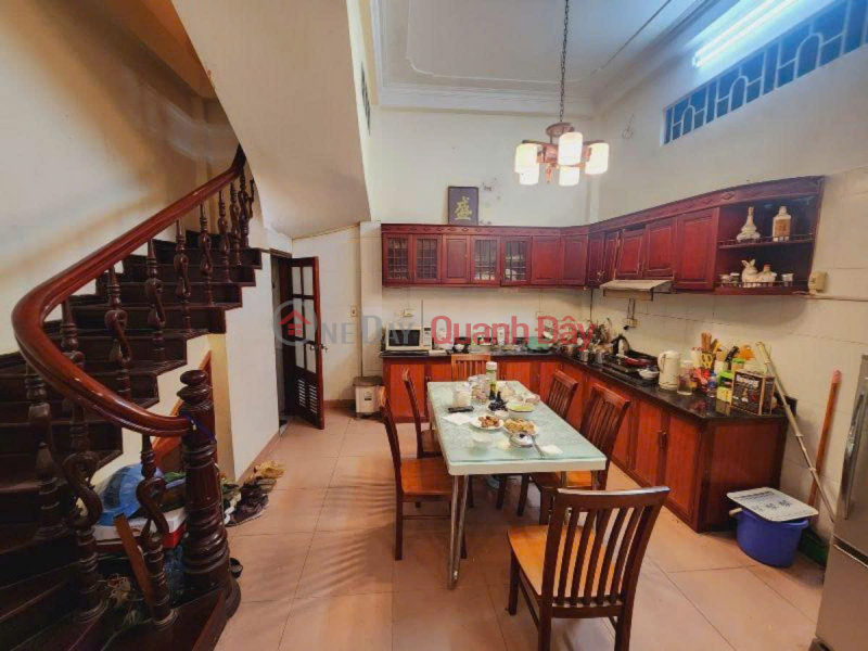 Townhouse for sale in Chua Lang - Subdivided for business - 2 open spaces in front and back - Car garage Sales Listings