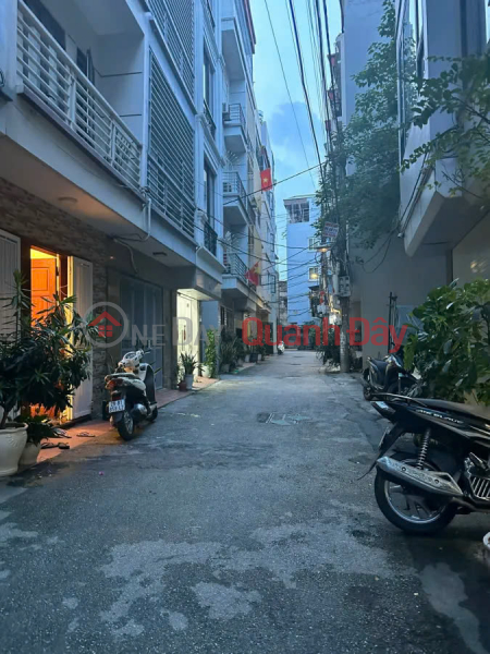 Property Search Vietnam | OneDay | Residential, Sales Listings Ngoc Thuy new house 33m2, 5 floors, 3.5m frontage, 6.45 billion Long Bien. 2 garages front and back, car parking.