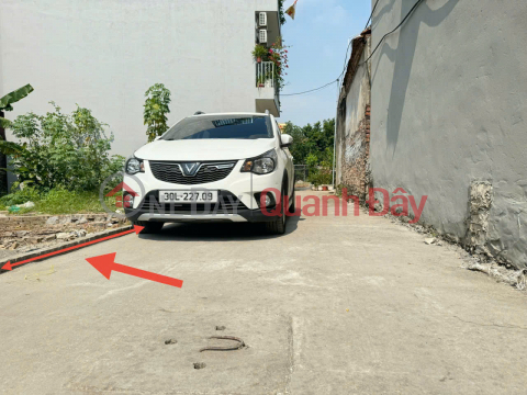 Land for sale in Trung Hau Doai Village, Tien Phong, Me Linh - Red book with owner, prime location _0