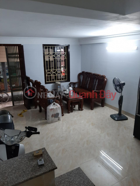 Private house for rent in Nguyen Xien, 5 floors x 31m2, 3 bedrooms, 4 bathrooms, fully furnished, only 12 million\\/month Rental Listings