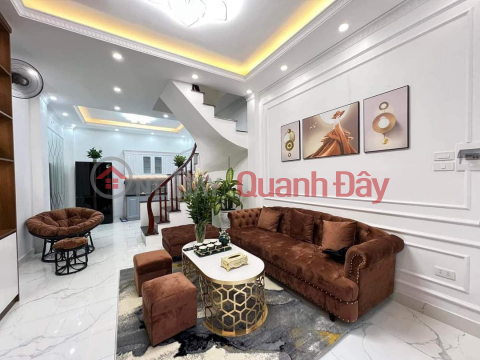 Cho Thuê Nhà #HỒ_TÙNG_MẬU Đẹp BẤN LOẠN. 45m2. 4 Ngủ Sàn Gỗ Sang Trọng. Full Đồ. Rẻ 15 tr _0