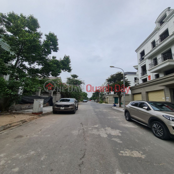 Đáo hạn vốn kinh doanh nên BÁN GẤP căn biệt thự đơn lập tại Đa Tốn, Gia Lâm. 200m2. Lh 0989894845 Niêm yết bán