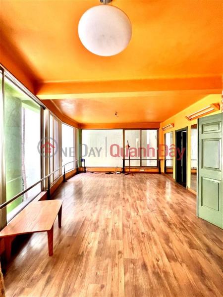 Selling Trung Kinh Townhouse in Cau Giay District. 193m Frontage 10m Approximately 11 Billion. Commitment to Real Photos Accurate Description. Owner, Vietnam Sales, đ 11.6 Billion