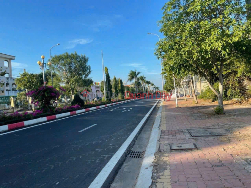 Chính chủ bán đất Long Điền - 131,4m2, chiều dài mặt tiền 13,7m, gần chợ An Ngãi, sát khu hành chính Việt Nam Bán, đ 2,3 tỷ