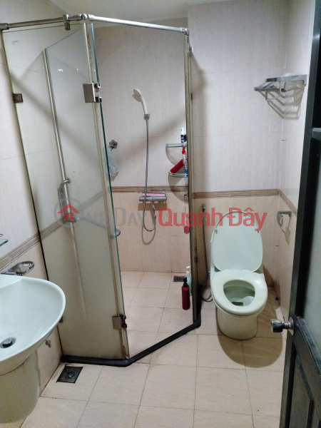 đ 15 Million/ month Townhouse for rent 93 Hoang Van Thai 4 floors x 50m2, 4 bedrooms, 15 million\\/month.