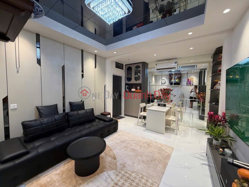 CHUA LANG RESIDENTIAL 65M2 2 BEDROOMS 4.86 BILLION, CAR PARKING AT THE BASE OF STAIRS, NICE HOUSE, FULLY FURNISHED Sales Listings