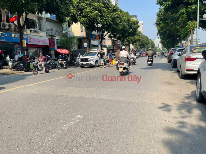 House for sale on Tran Nguyen Dan street, near beltway 2.5 - Standard red book 52m x frontage 4.6m - Golden location, super sidewalk Sales Listings