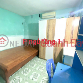 Whole house for rent in lane 364 Giai Phong, 50m2x2 floors. 2 bedrooms. 2 bathrooms, 8 million _0