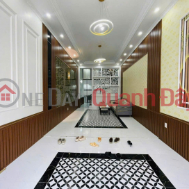 House on Nguyen Huu Tue - Le Loi street - 67m², 3 floors - 7m wide road _0