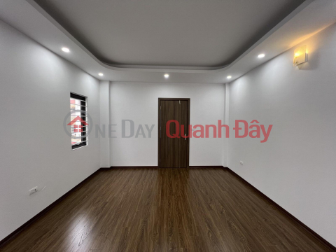 Newly built house, owner left full furniture in Yen Vinh, Kim Chung, design 5 floors 4 bedrooms, convenient transportation _0