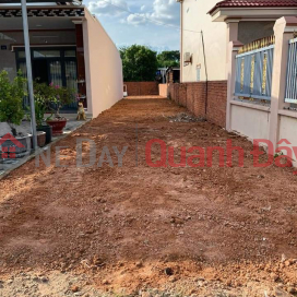 My husband and I moved back to our hometown so we need to transfer the land plot right in the administrative center of Bau Bang. _0